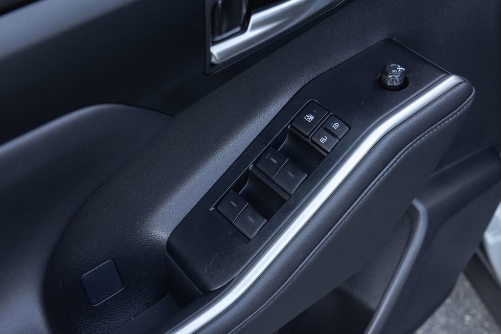 Certified 2025 Toyota Highlander XLE image 9