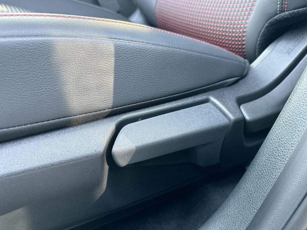 Certified 2025 Nissan Kicks SR image 23