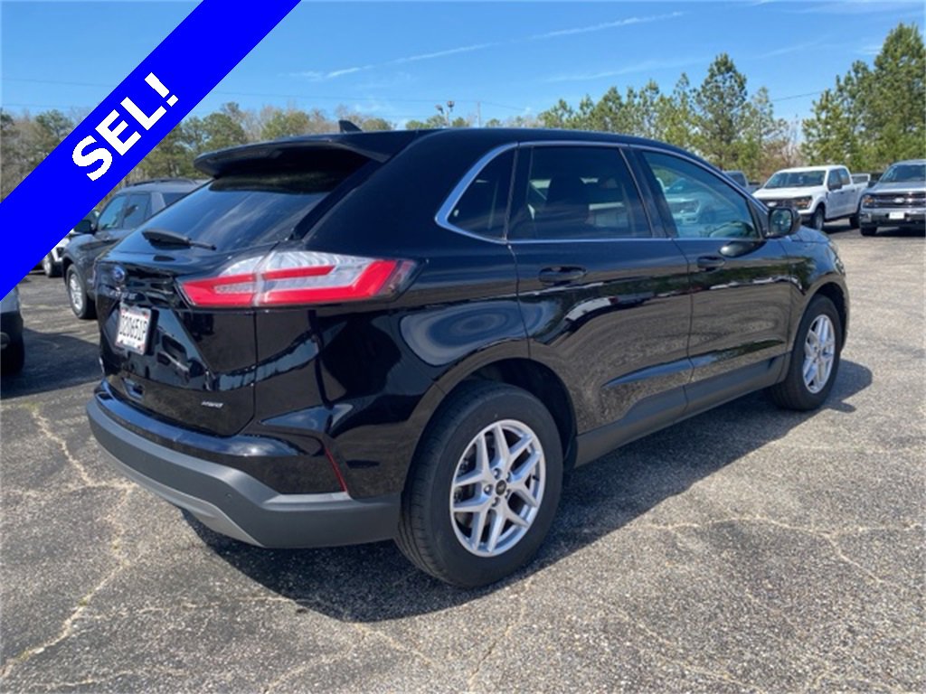 Used 2024 Ford Edge SEL image 11