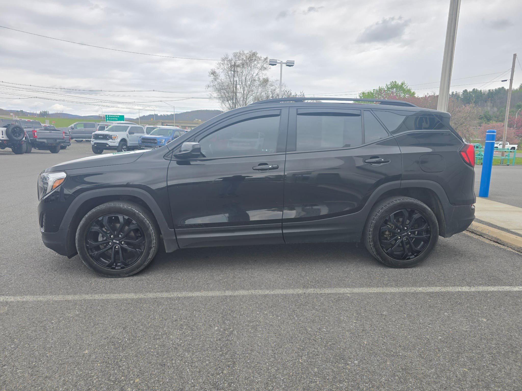 Used 2021 GMC Terrain SLE w/ Driver Convenience Package AWD/4WD image 6