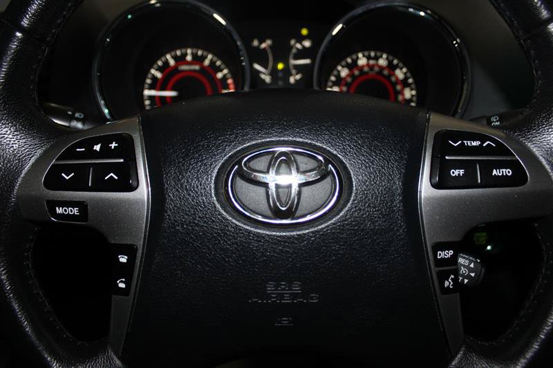 Used 2012 Toyota Highlander Limited w/ Tow Pkg AWD/4WD image 16