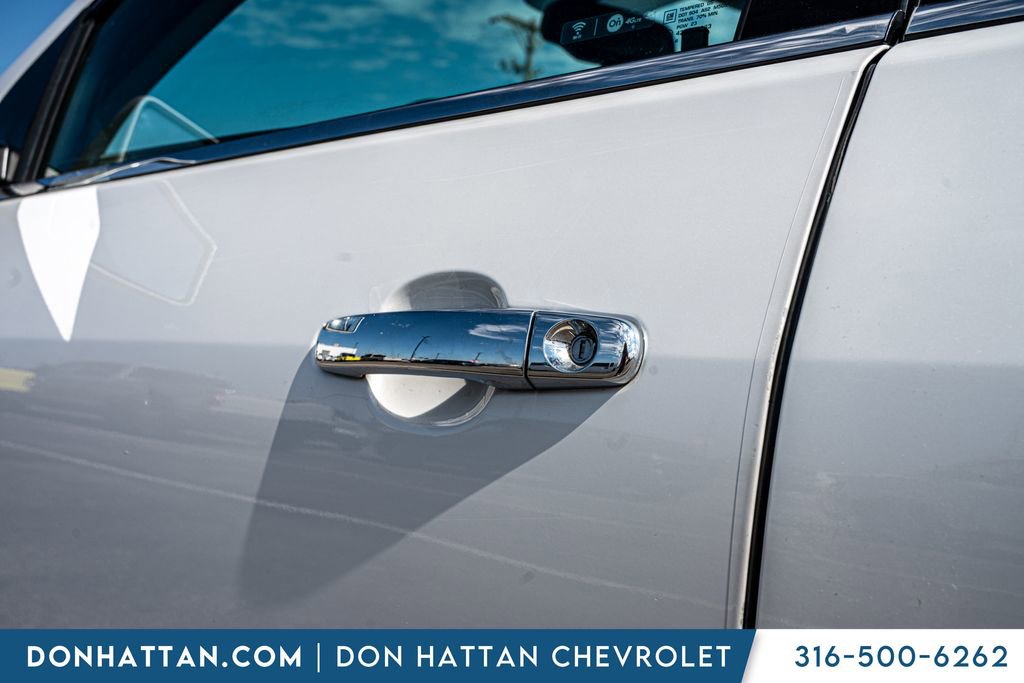 Used 2017 Chevrolet Traverse LT w/ Style and Technology Package image 27