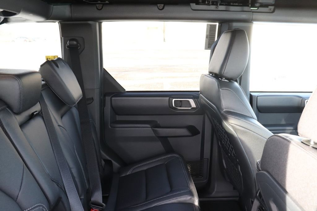 New 2025 Ford Bronco Badlands image 16