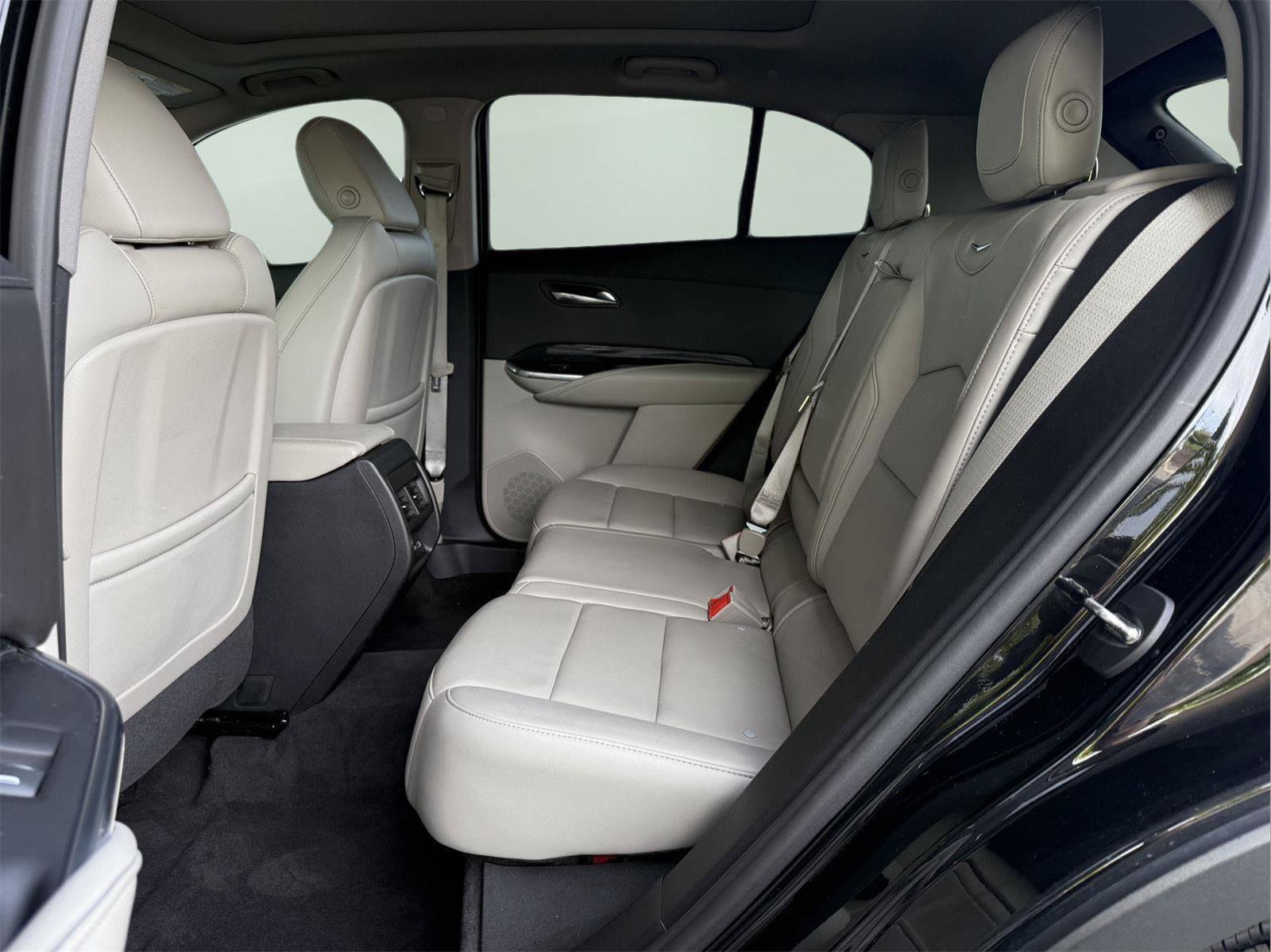 Used 2020 Cadillac XT4 Premium Luxury w/ Cold Weather Package FWD image 19