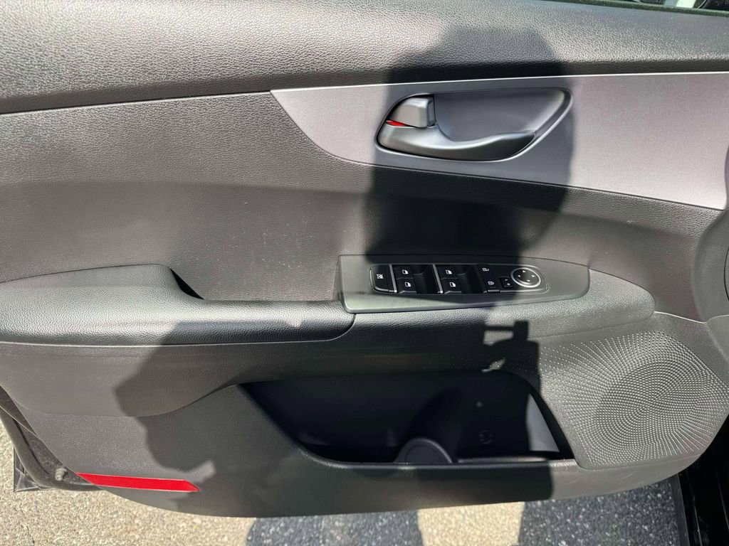 Used 2022 Kia Forte LXS image 15