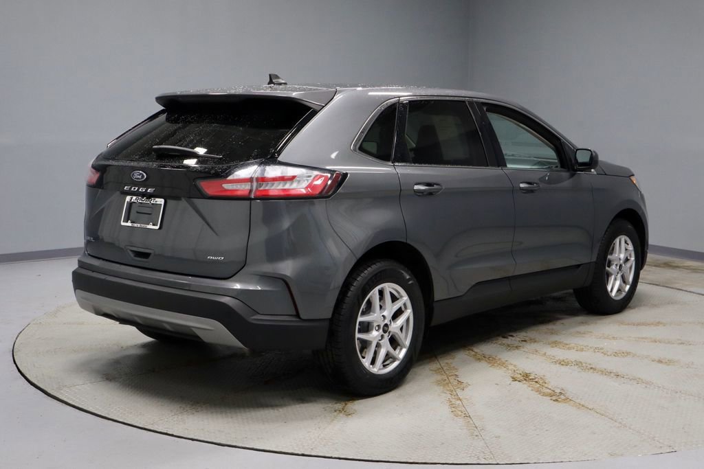 Certified 2024 Ford Edge SEL image 12