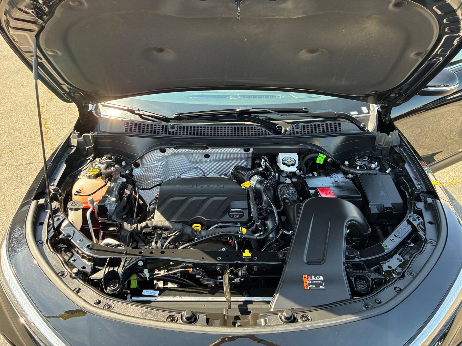 Used 2025 Buick Envista Preferred image 32