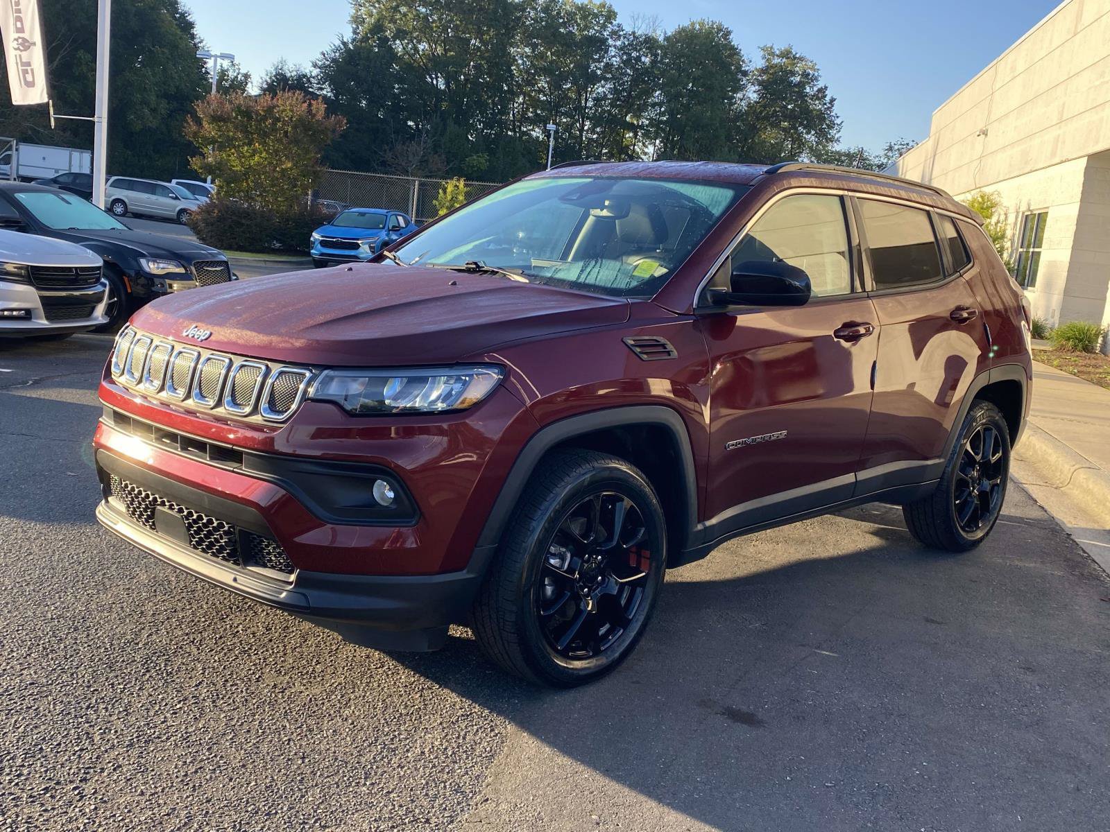 Used 2022 Jeep Compass Latitude AWD/4WD image 3