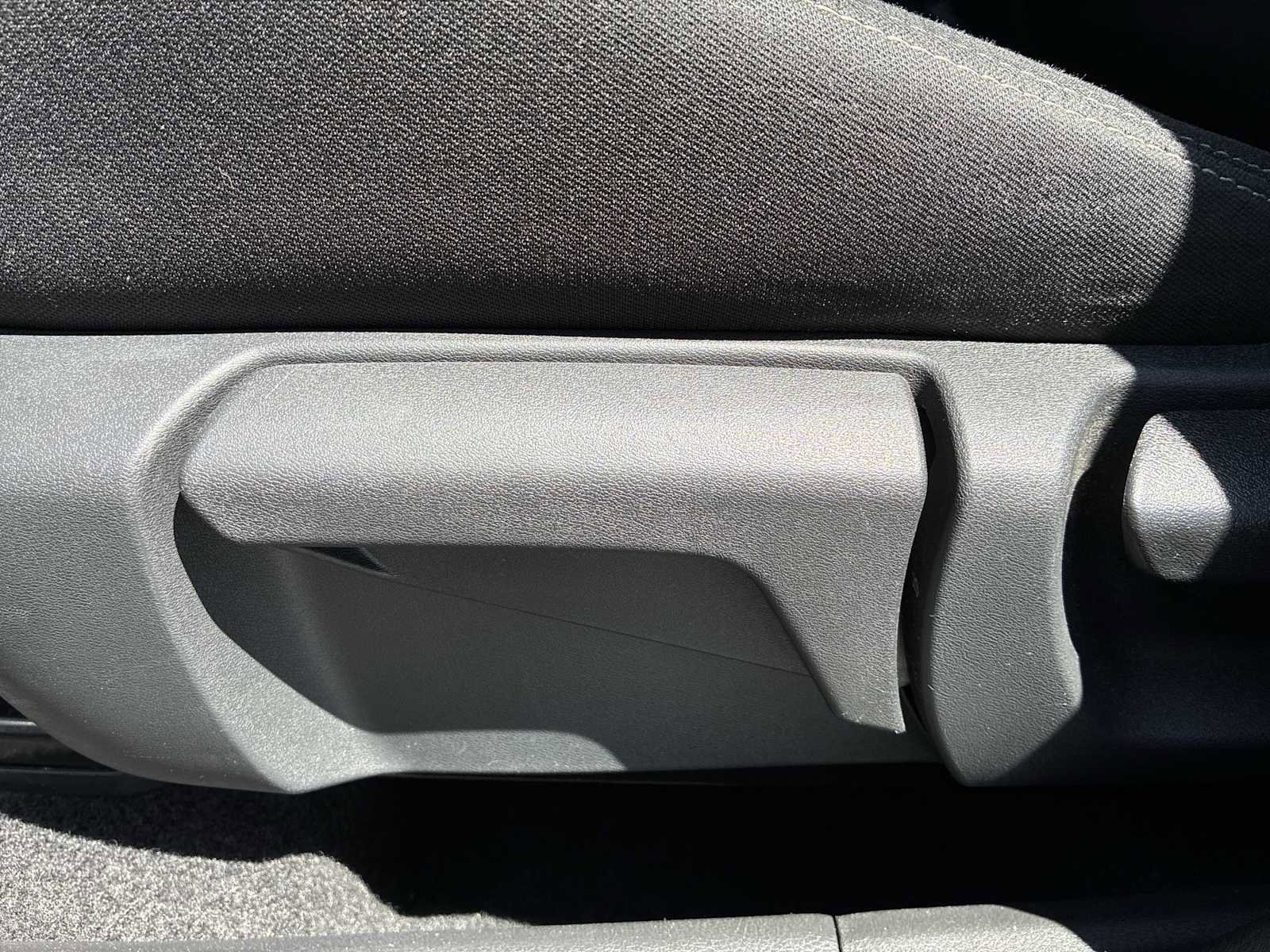 Used 2024 Nissan Rogue S AWD/4WD image 14