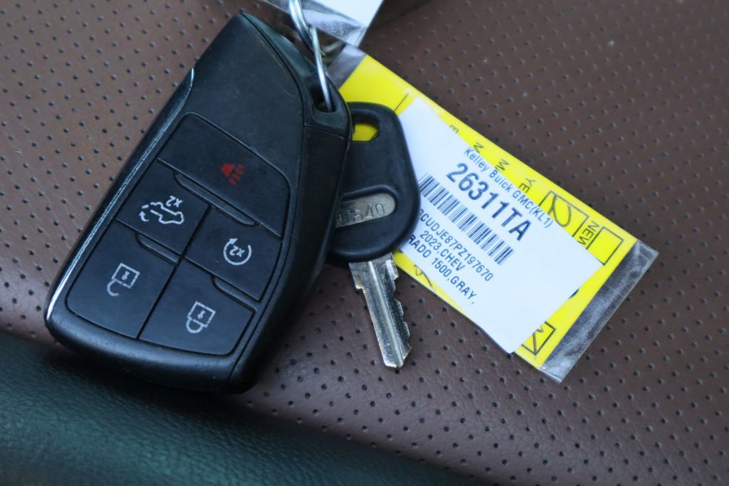 Used 2023 Chevrolet Silverado 1500 High Country w/ Z71 Off-Road Package image 32