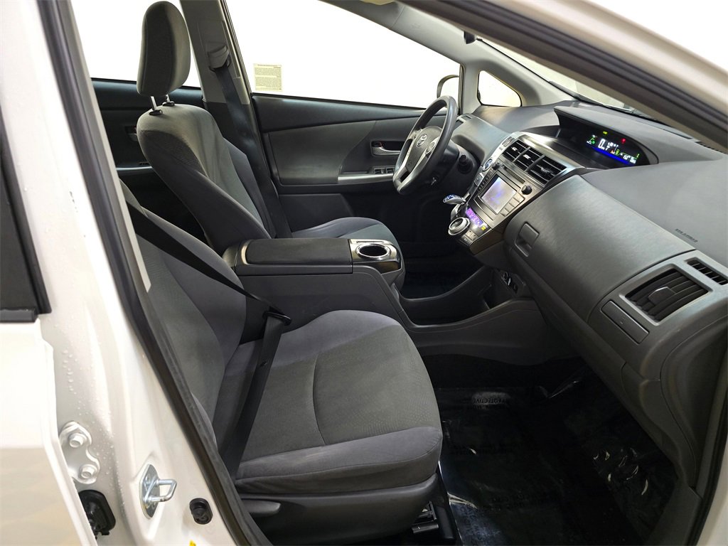 Used 2014 Toyota Prius V Two image 11