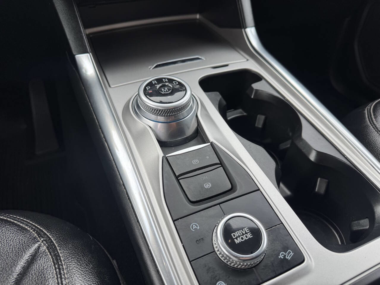 Used 2020 Ford Explorer XLT w/ Equipment Group 202A image 20