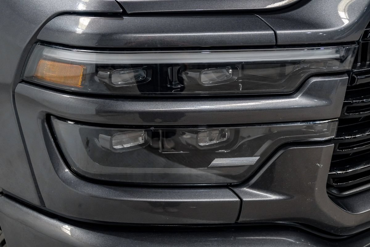 Used 2025 RAM 2500 Laramie AWD/4WD image 40