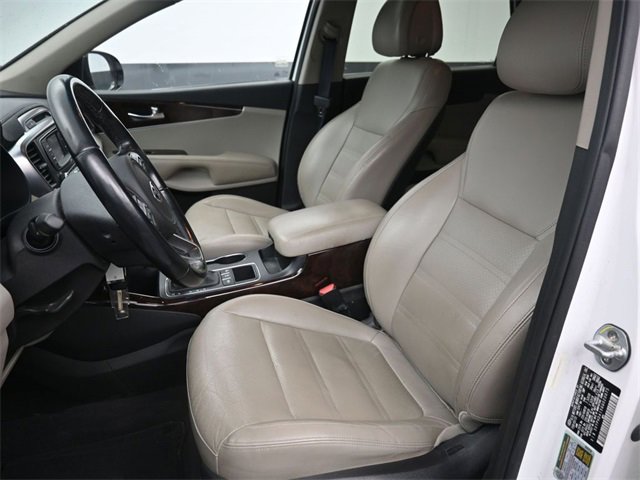 Used 2016 Kia Sorento EX image 9