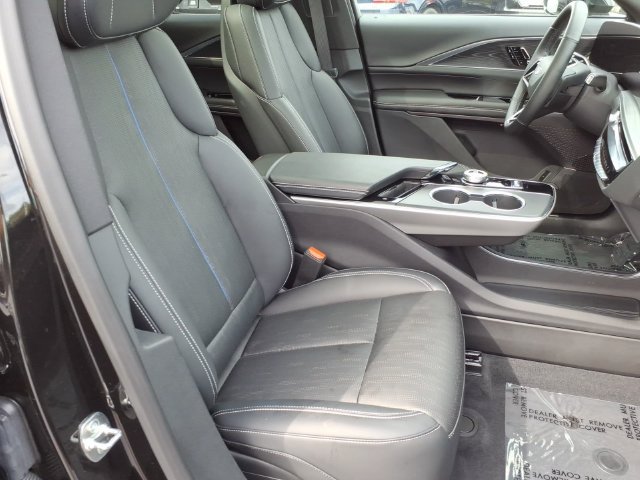 Used 2025 Cadillac Lyriq Luxury AWD/4WD image 22