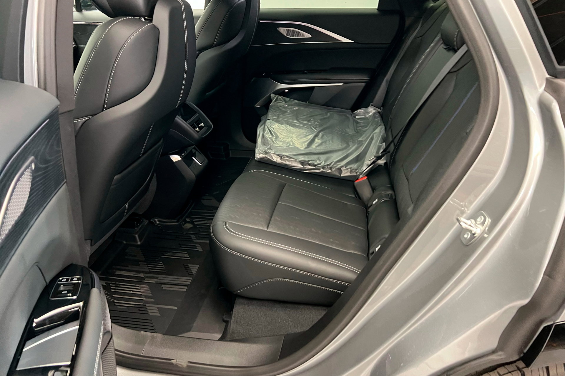 New 2025 Cadillac Lyriq Sport w/ LPO, Floor Liner Package image 22