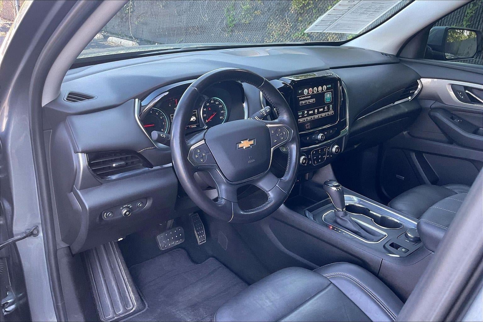 Used 2018 Chevrolet Traverse LT w/ LPO, 'HIT The Road' Package FWD image 15