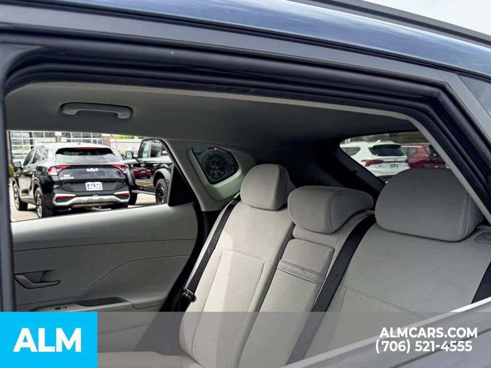 Used 2024 Hyundai Kona SEL image 11