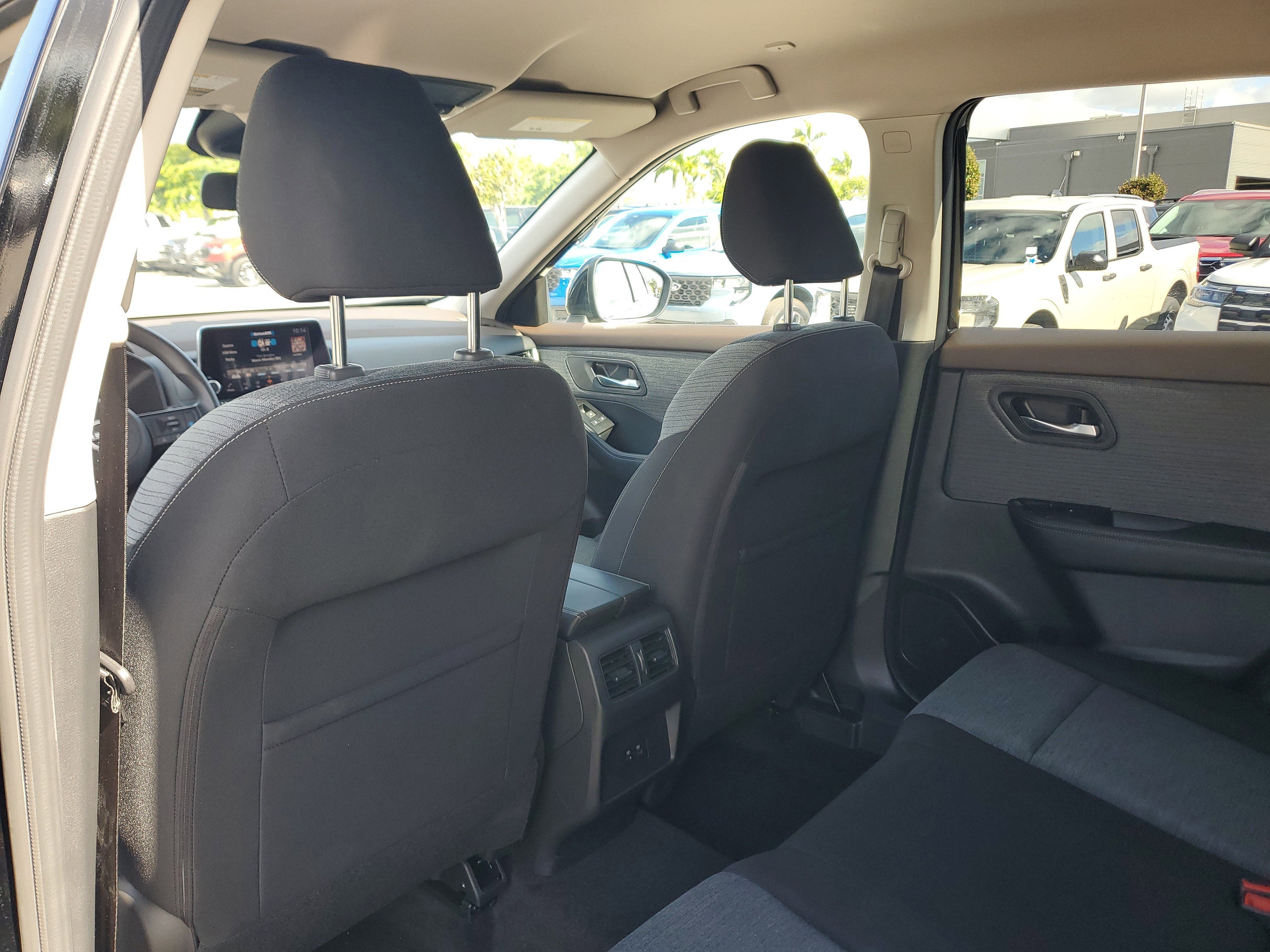 Used 2022 Nissan Rogue SV image 19