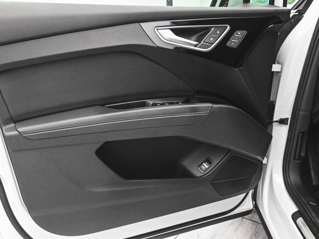 Used 2022 Audi Q4 e-tron Premium Plus w/ Premium Plus image 8