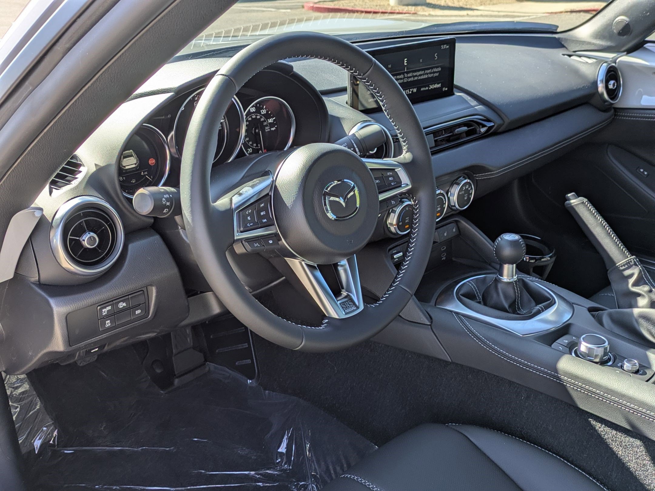 New 2026 MAZDA MX-5 Miata RF Grand Touring w/ Weather Package RWD image 2