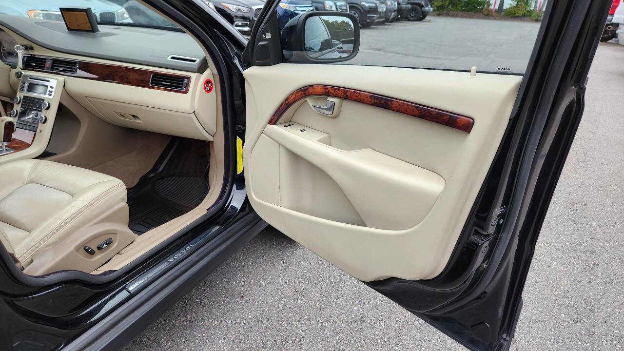 Used 2008 Volvo XC70 3.2 image 32