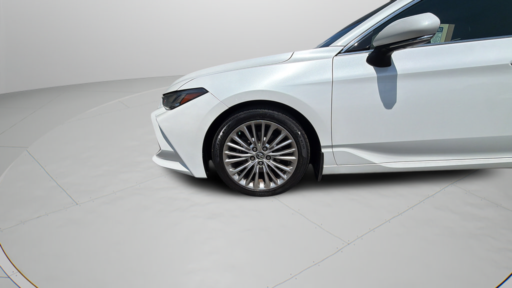 Used 2019 Toyota Avalon Limited FWD image 35
