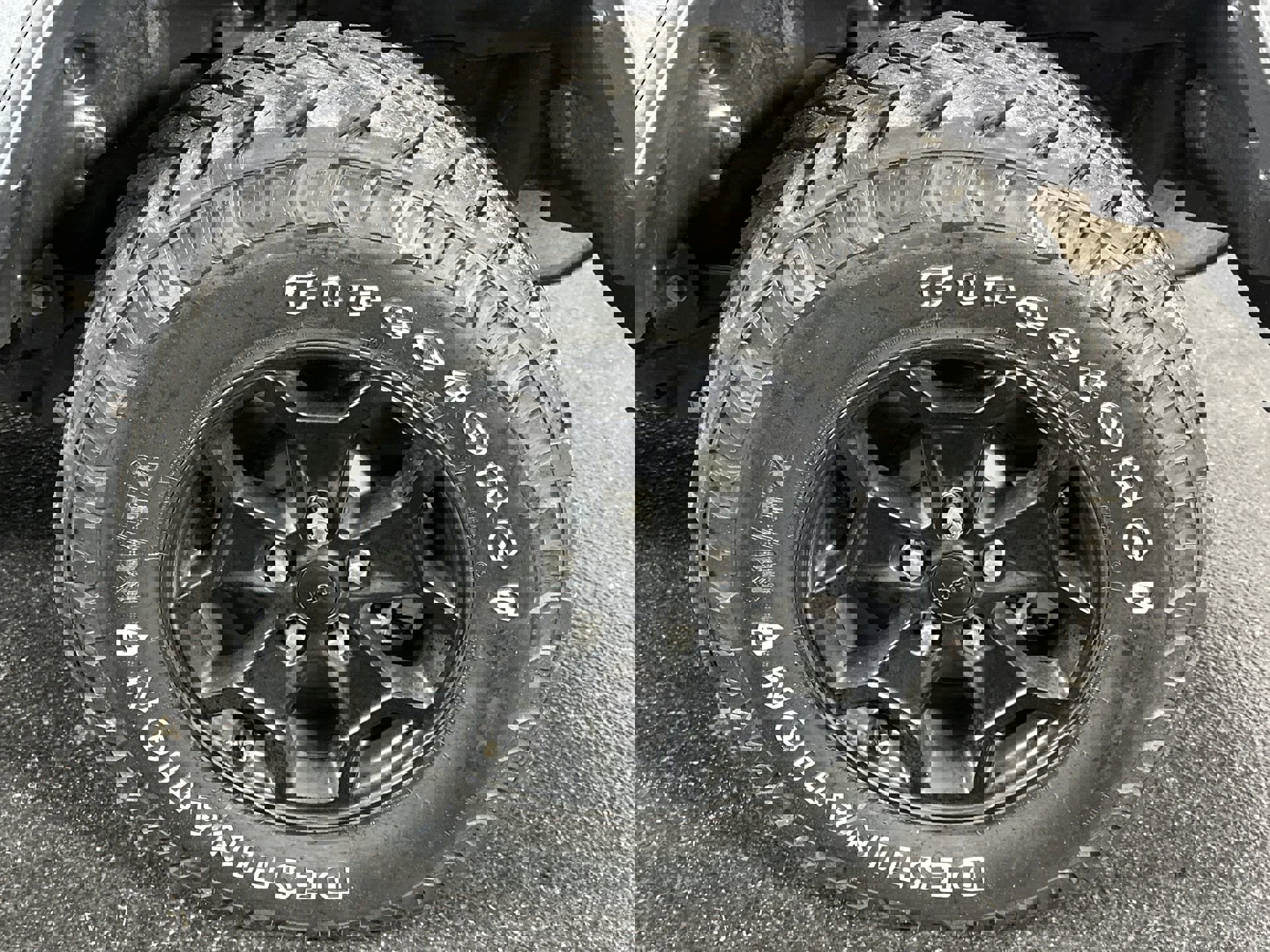 Used 2023 Jeep Wrangler Unlimited w/ Cold Weather Group image 14