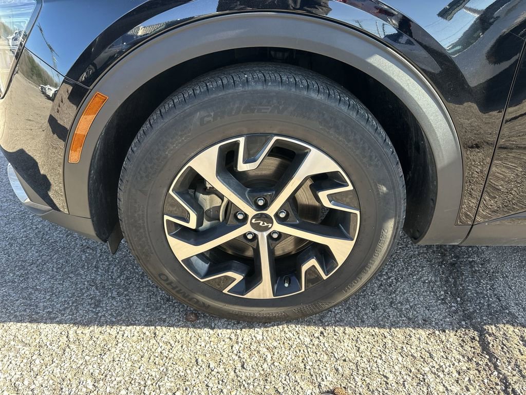 Used 2025 Kia Sportage EX image 10
