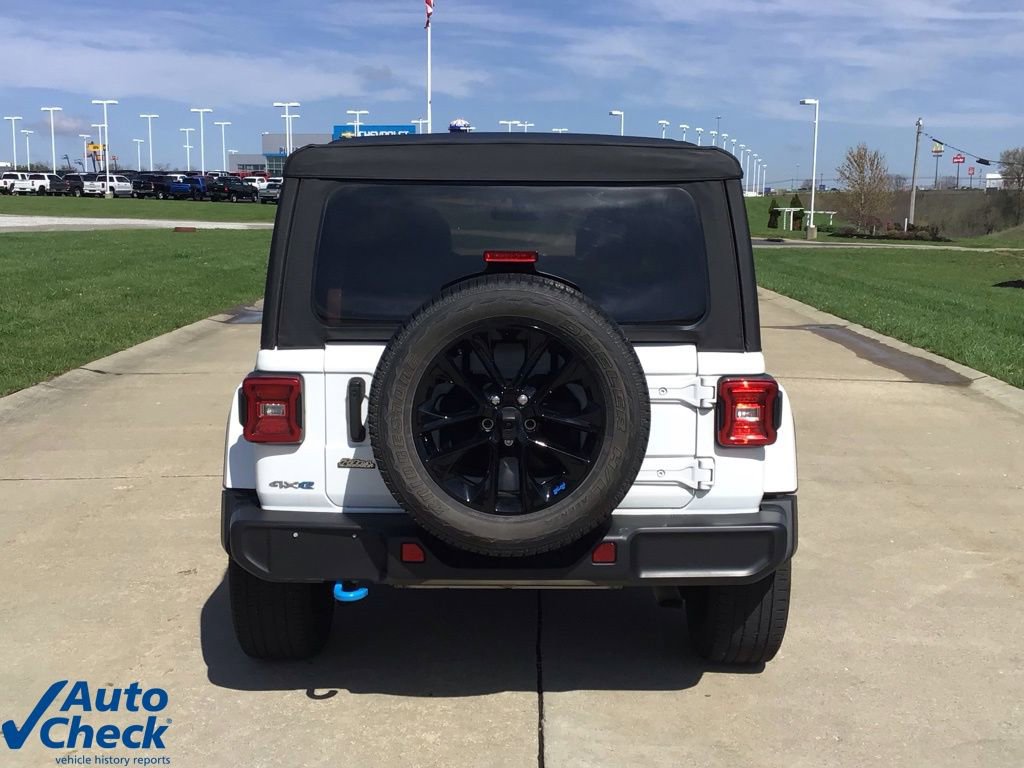 Used 2022 Jeep Wrangler Unlimited Sahara w/ Cold Weather Group image 5