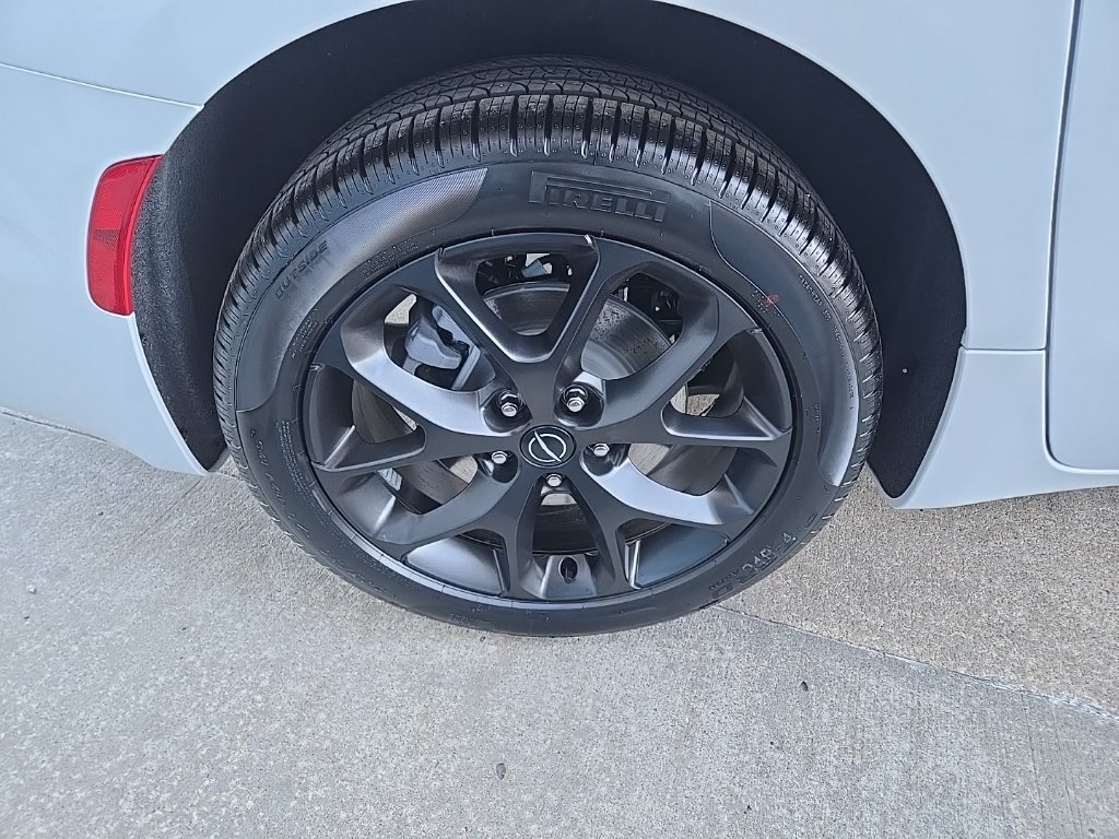 New 2026 Chrysler Pacifica Select w/ S Appearance Package AWD/4WD image 22