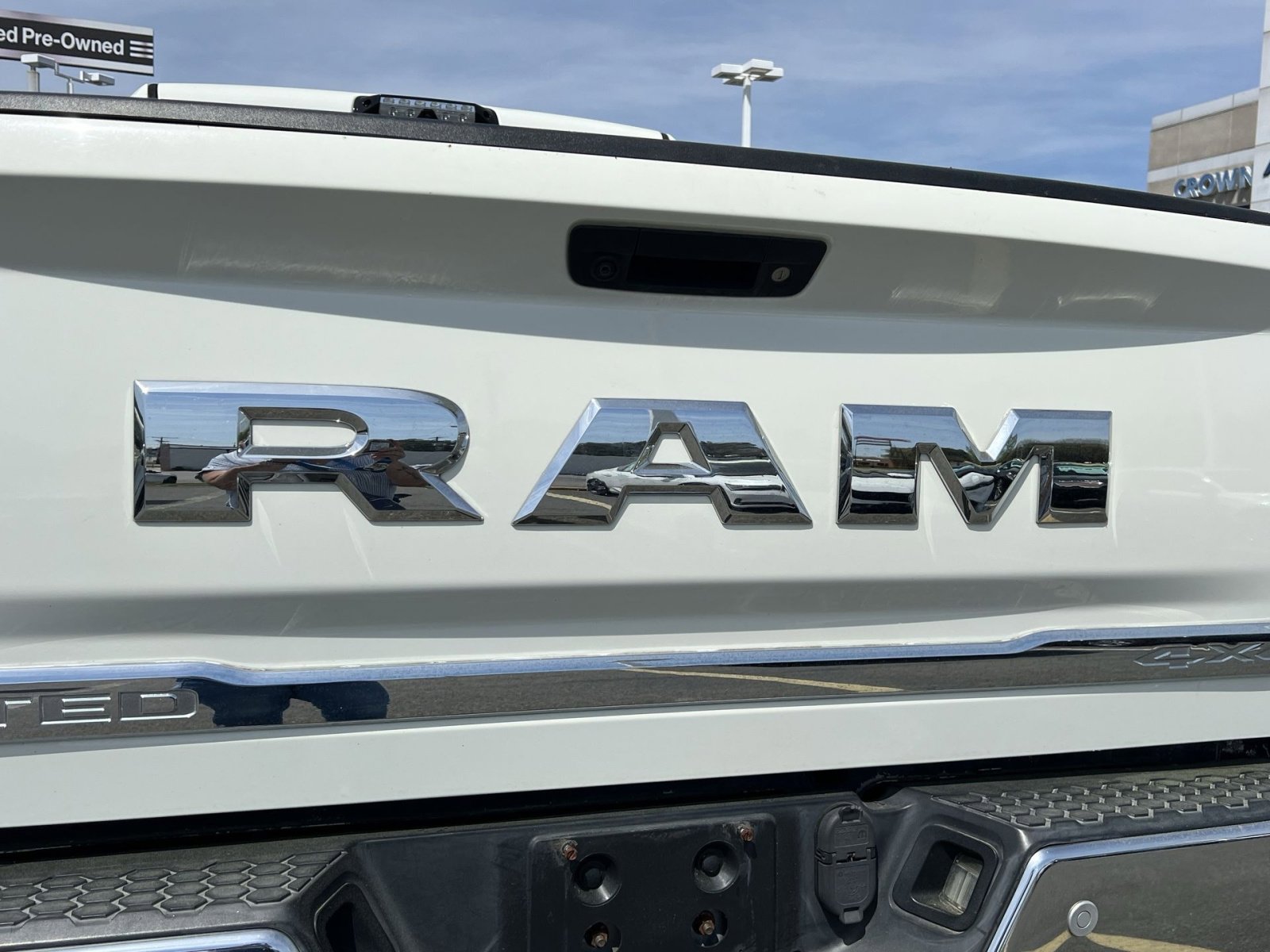 Used 2017 RAM 2500 Limited image 26