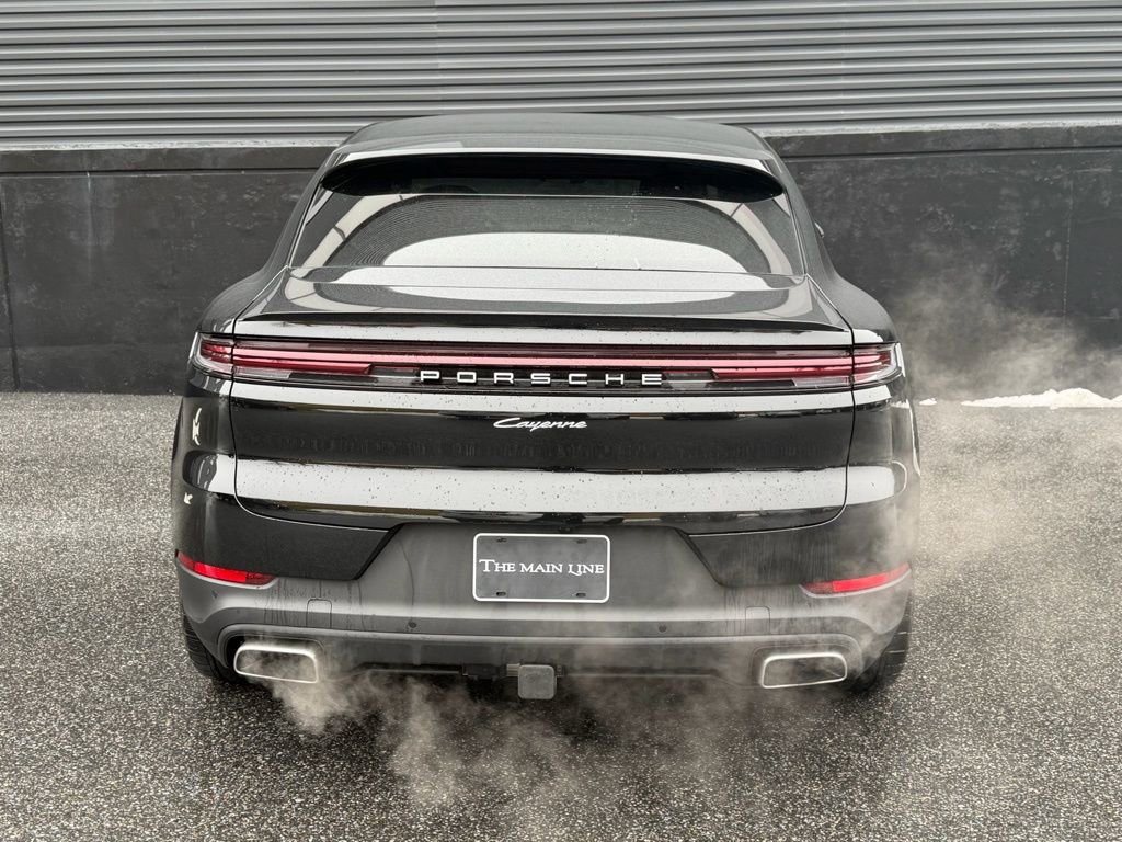 Certified 2025 Porsche Cayenne Coupe image 9