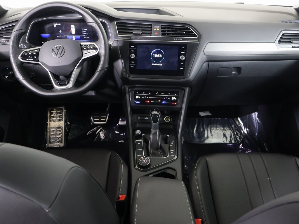 Used 2023 Volkswagen Tiguan SE R-Line image 26