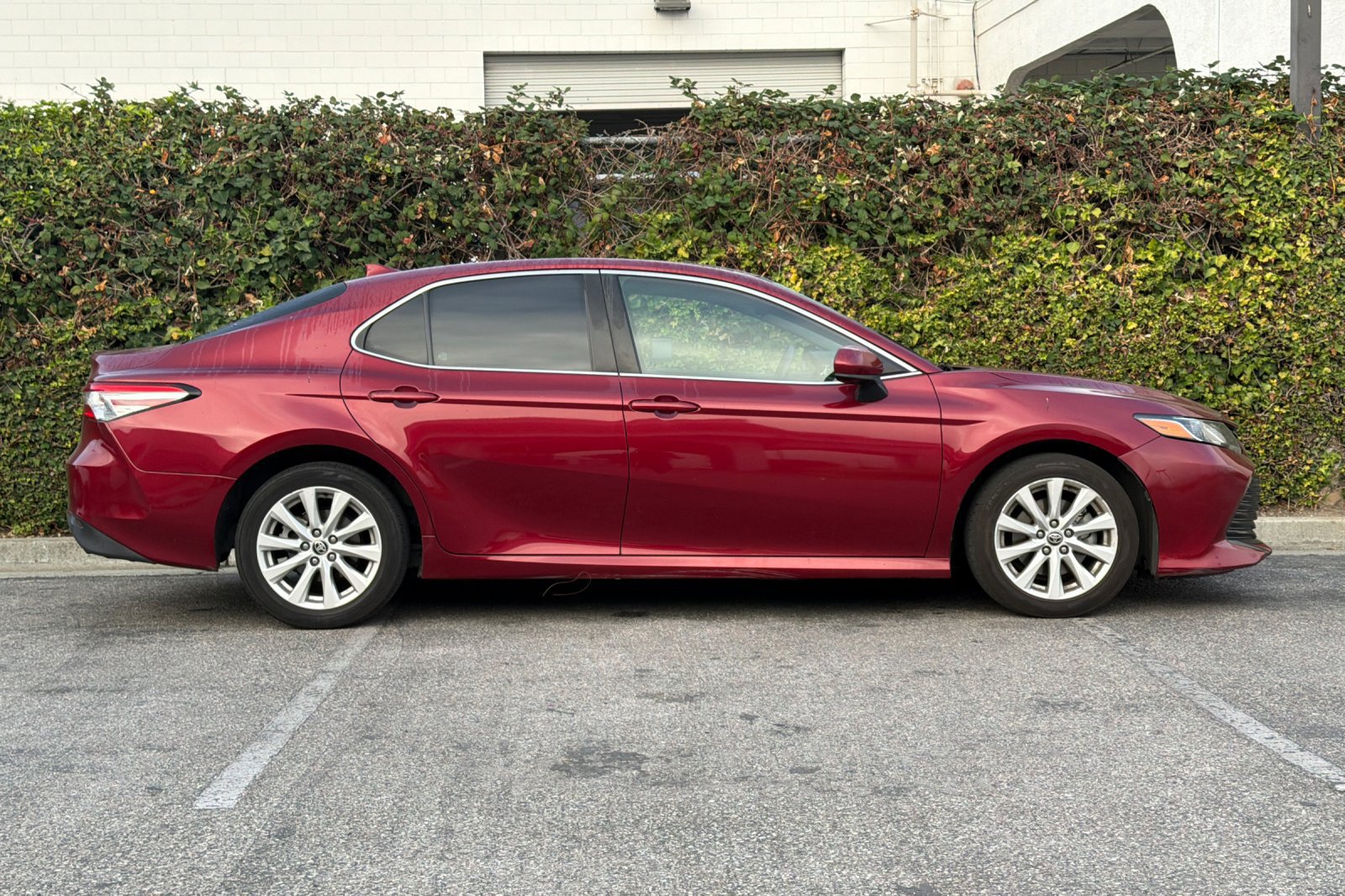 Used 2020 Toyota Camry LE w/ Carpet Mat Package FWD image 3