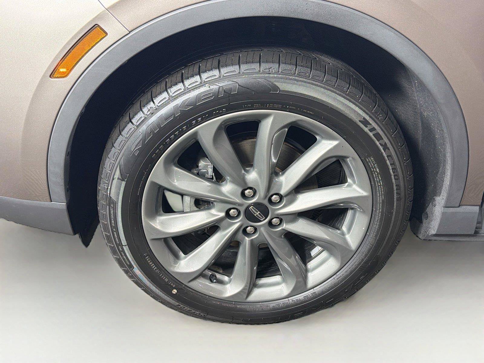 Used 2021 Lincoln Corsair AWD w/ Premium Package image 34
