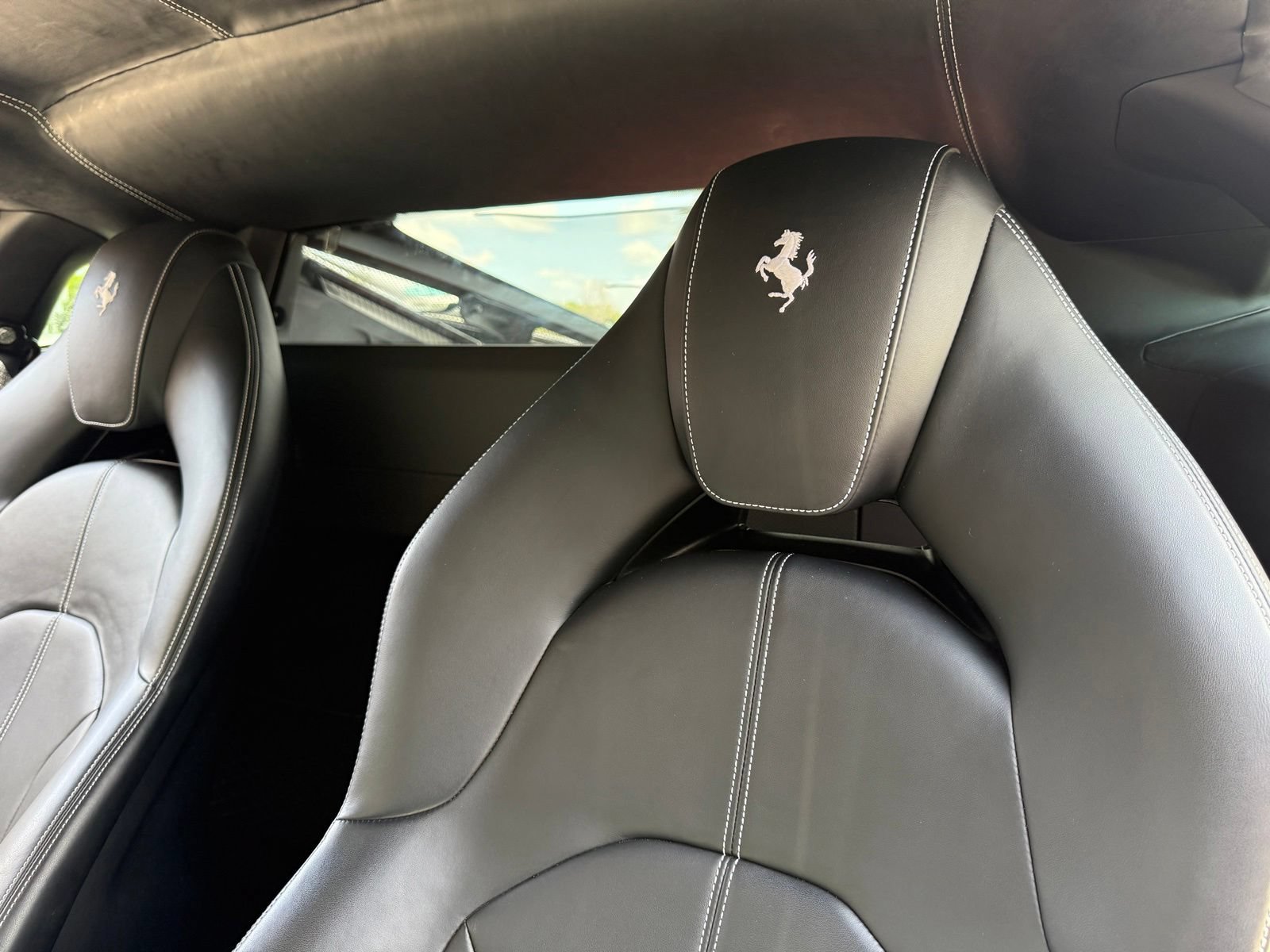 Used 2020 Ferrari F8 Tributo RWD image 30