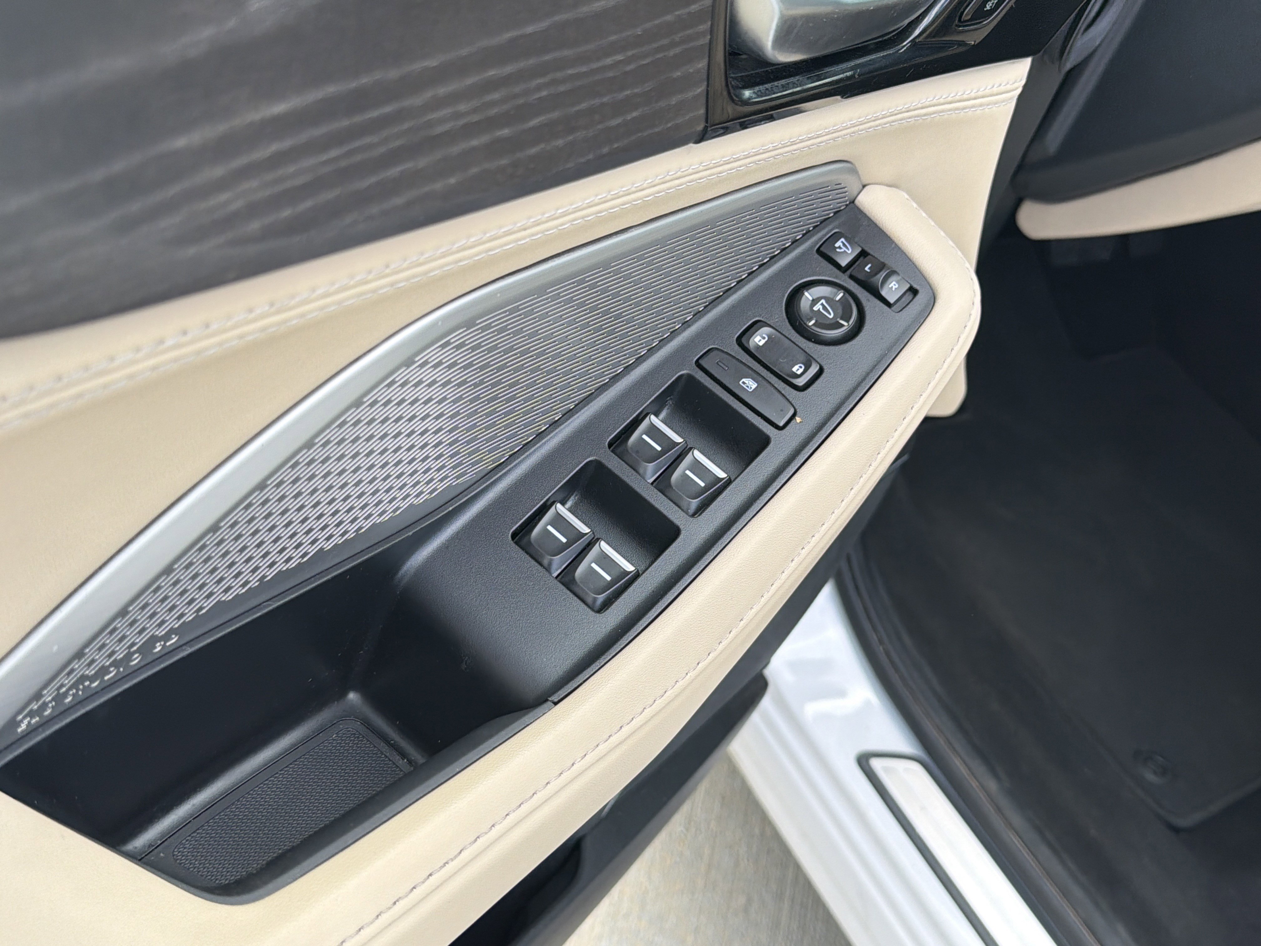 Certified 2023 Acura MDX SH-AWD w/ Advance Package image 6