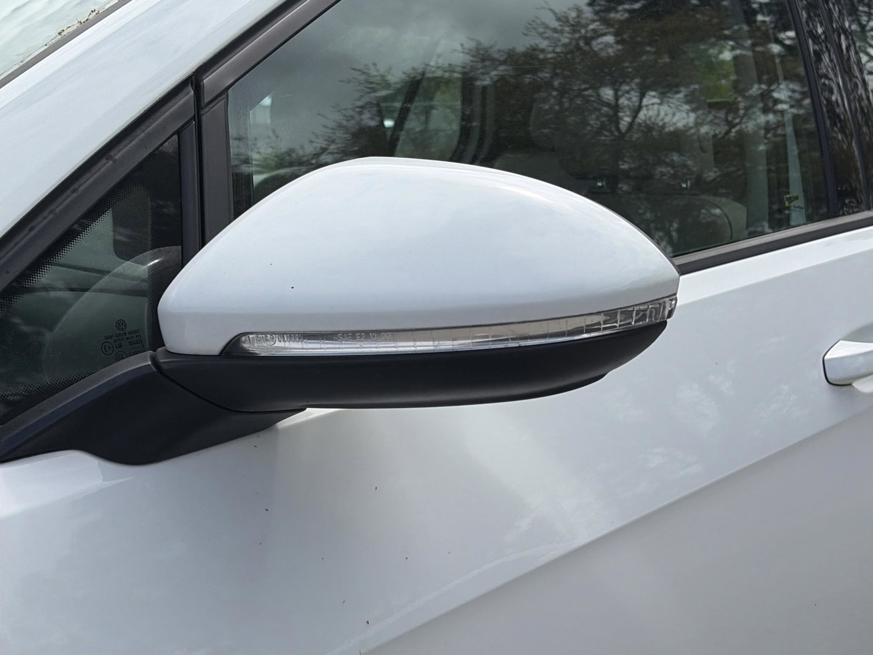 Used 2015 Volkswagen Golf TDI S image 26