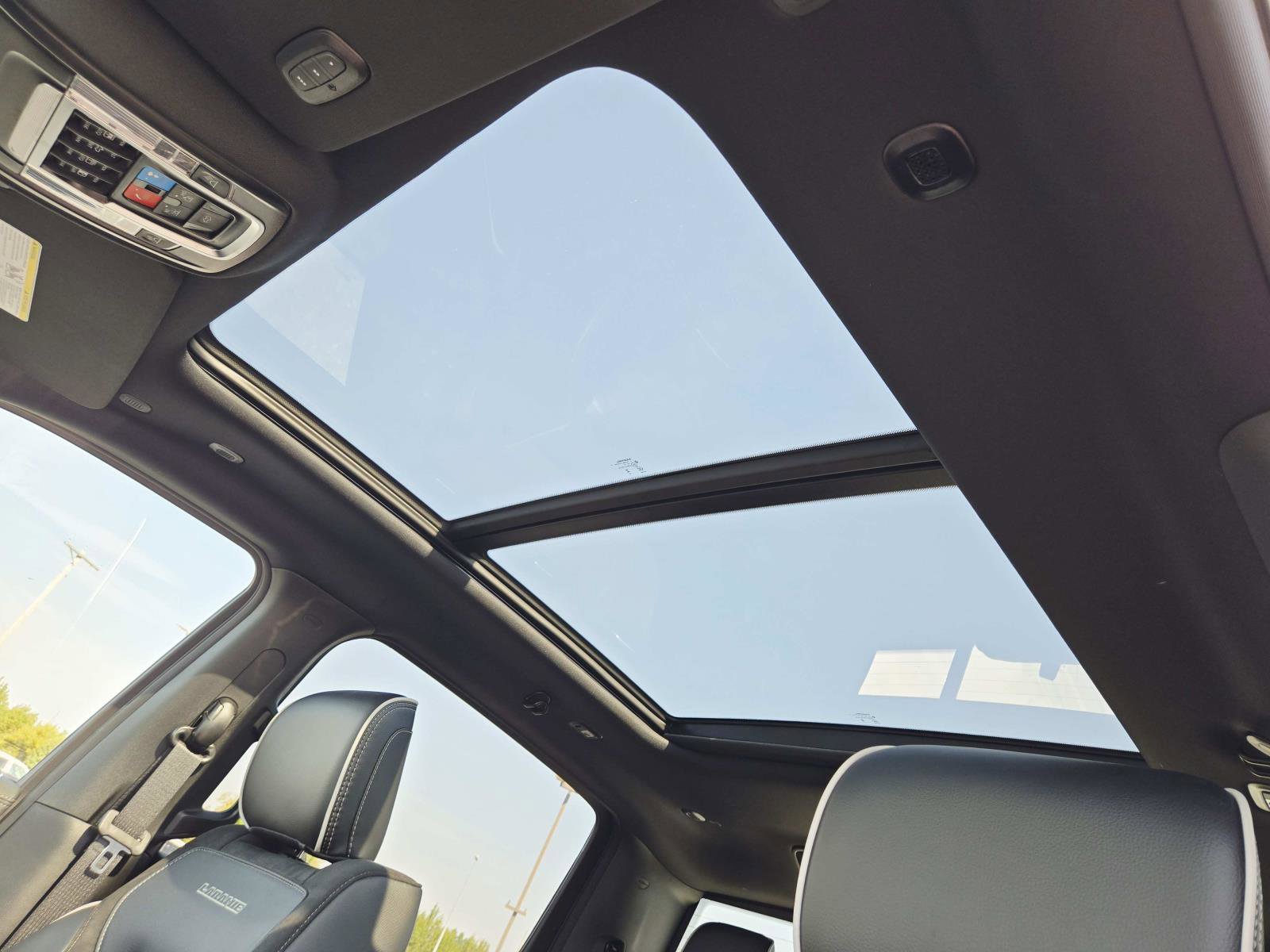 New 2026 RAM 1500 Laramie w/ Night Edition image 9