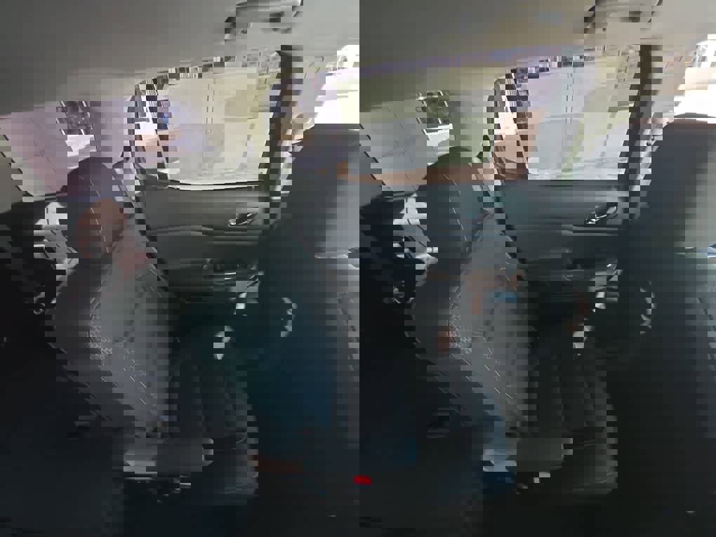 Used 2023 GMC Acadia SLE w/ Driver Convenience Package image 18