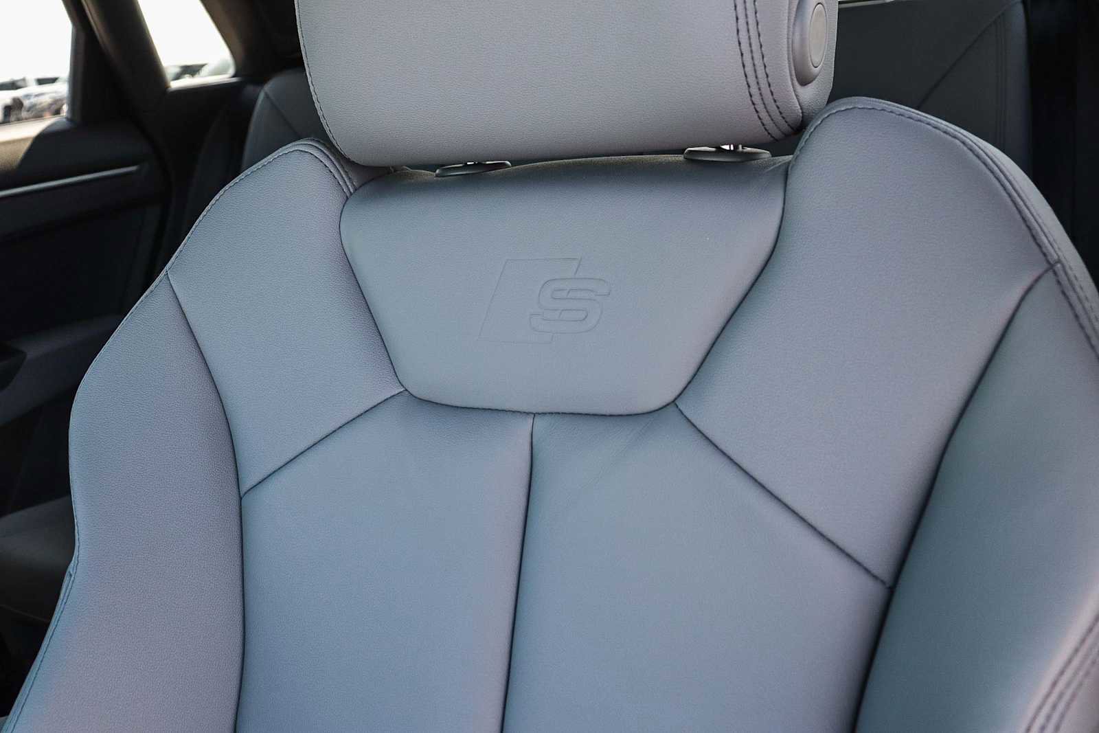 Used 2025 Audi Q3 2.0T Premium w/ Convenience Package image 38