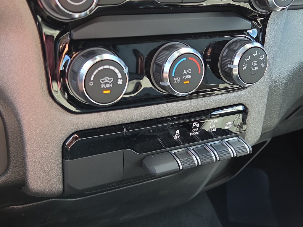 New 2026 RAM 1500 Tradesman AWD/4WD image 16