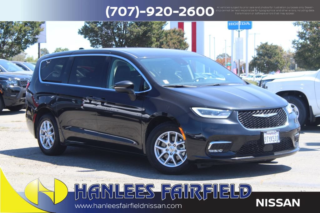 Used 2023 Chrysler Pacifica Touring-L