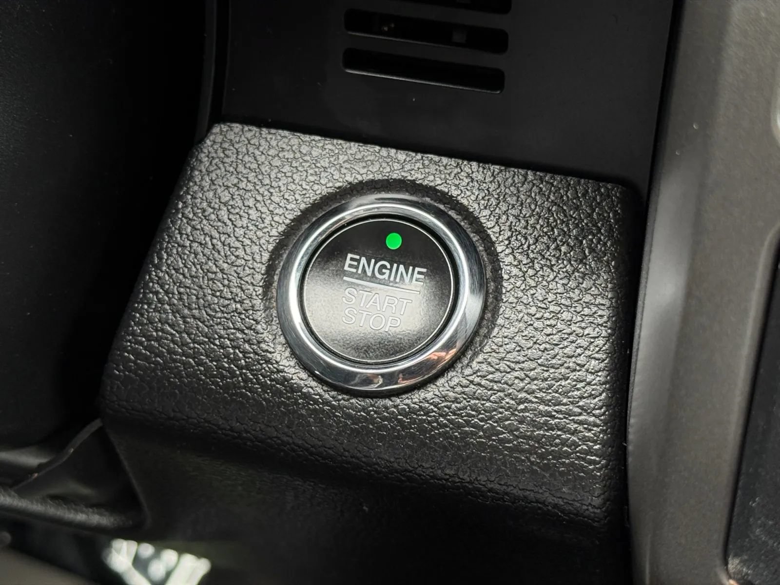Used 2018 Ford Expedition XLT AWD/4WD image 35
