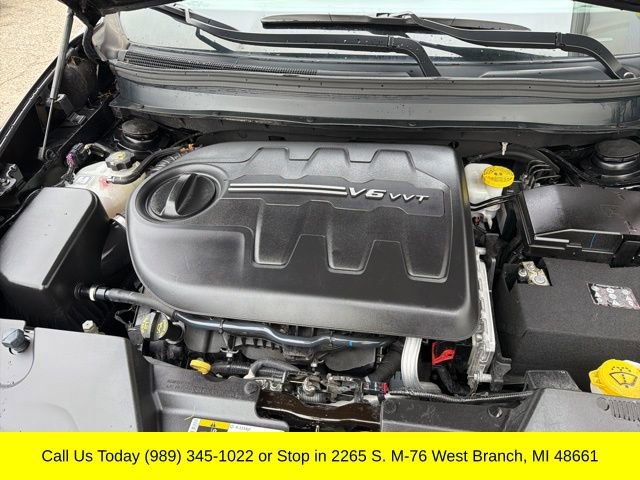 Used 2018 Jeep Cherokee Limited w/ Technology Group image 11