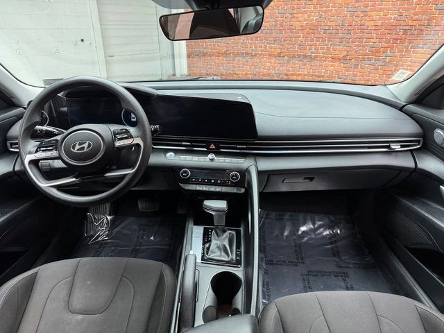 Used 2024 Hyundai Elantra SEL image 12