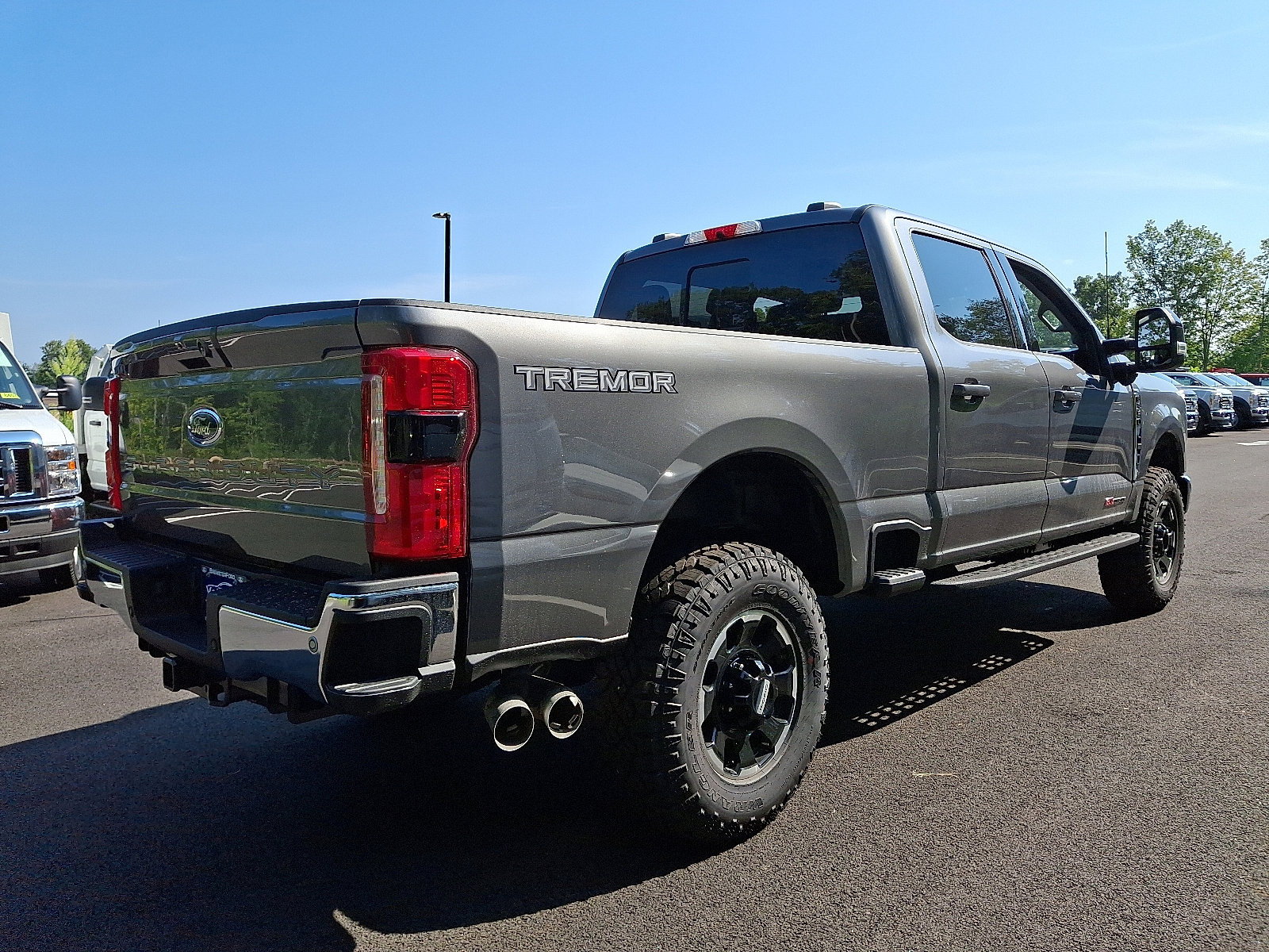 New 2025 Ford F350 Lariat w/ Lariat Ultimate Package image 4