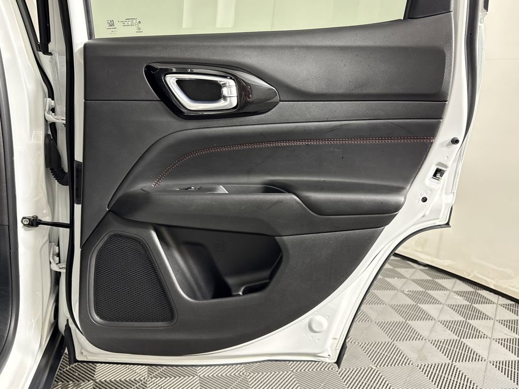 Used 2024 Jeep Compass Trailhawk image 14