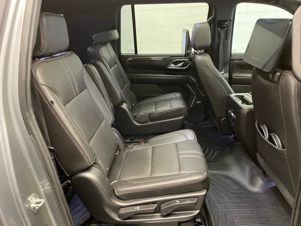 Used 2021 Chevrolet Suburban RST w/ Luxury Package AWD/4WD image 29
